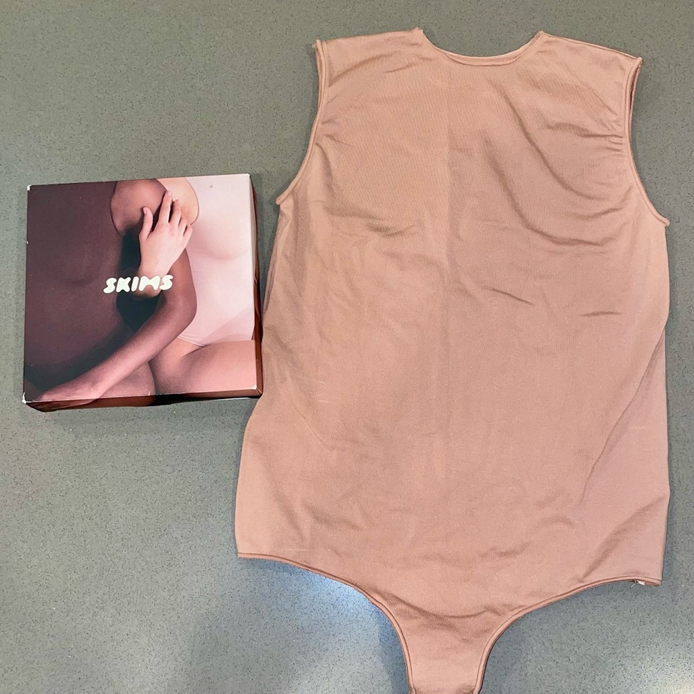 NWT SKIMS Essential Crew Neck Thong Bodysuit L/XL